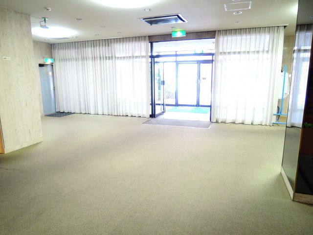ビエラコート高槻のエントランス