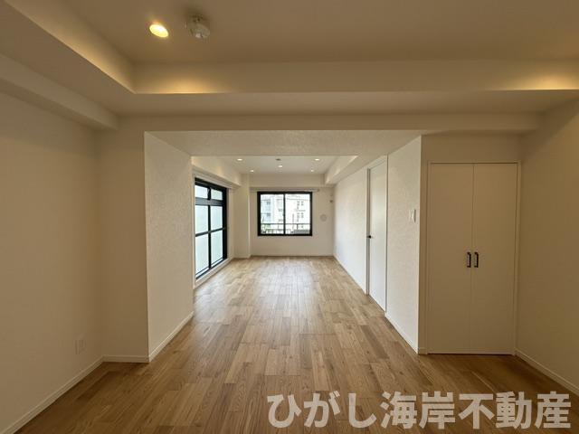 ライオンズマンション辻堂西海岸の居間・リビング|新規リフォーム完了！　15.3帖　LDK