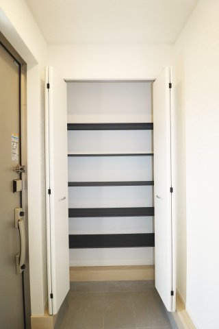 郡山市富田町字西原　　　１号棟　　　大島小学校、郡山第６中学区の収納|シューズクローゼット♪