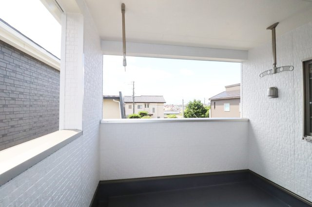 郡山市富田町字西原　　　１号棟　　　大島小学校、郡山第６中学区のバルコニー