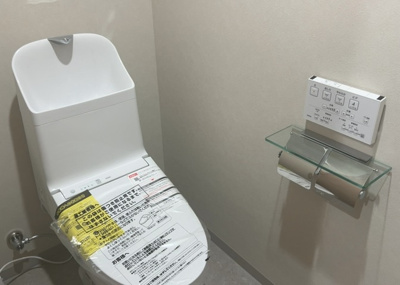 【トイレ】 | 厚木グリーンコーポ | トイレは大きさや形、機能、抗菌性などが異なる多種多彩なタイプが各メーカーから出ています。それぞれに良さがあるため、事前にどういったタイプのトイレがいいのかをご家庭内で決めて、内見に行くといいでしょう。