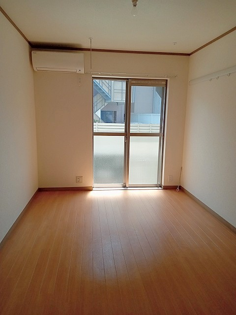 メゾンスズエンの居間・リビング|★南向きの明るいお部屋です★