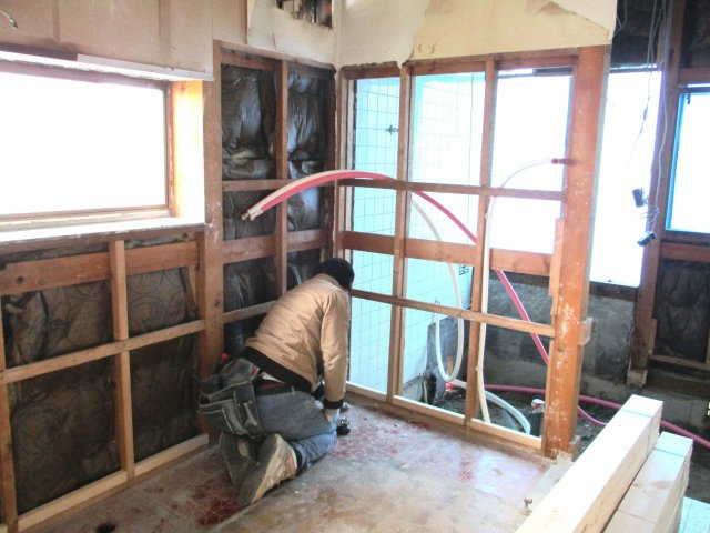 柏崎市大字下田尻　戸建ての内装|リフォームは協力会社のベテラン職人さんが住まれるお客様のことを思って丁寧に作業してます。