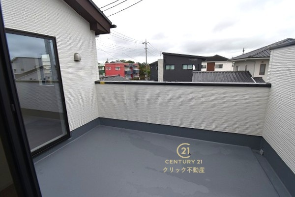 TERRACE　水戸市吉沢町　5期 　2のバルコニー|日当たり良好なバルコニーです。気分転換に出るだけでも、晴れた日にお洗濯物やお布団を一気に干すのも気持ちがいい♪