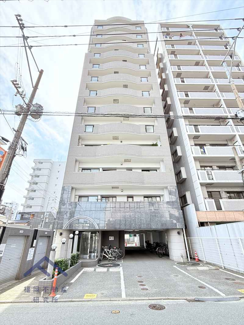 リファレンス天神南の外観