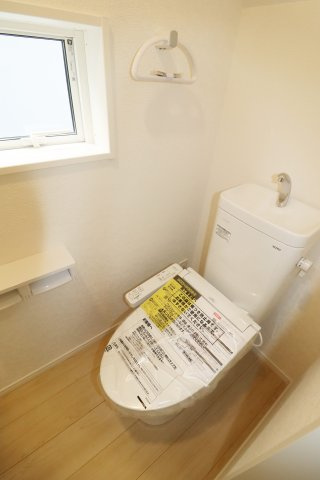 郡山市富田町字西原　　　２号棟　　　大島小学校、郡山第６中学区のトイレ