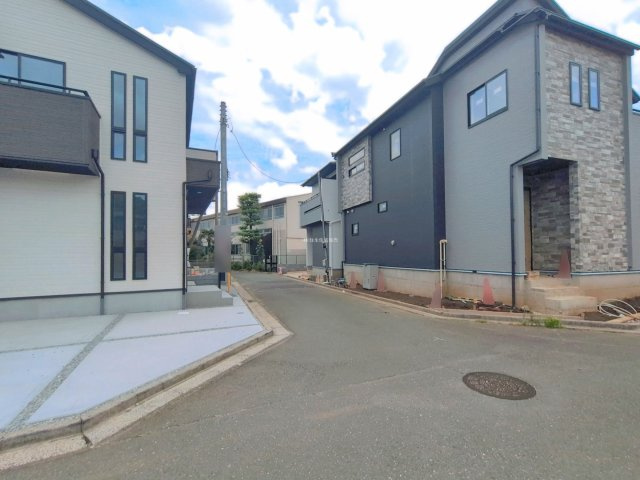 ふじみ野市長宮２丁目の新築一戸建の前面道路含む現地写真