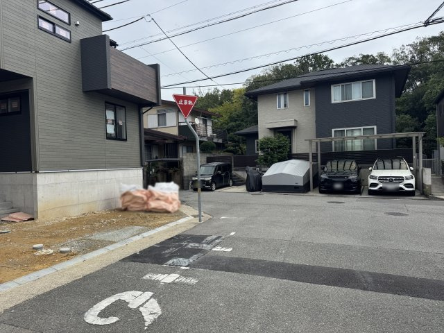 神戸市垂水区神陵台９丁目新築戸建１号棟の前面道路含む現地写真|2026年8月1日撮影