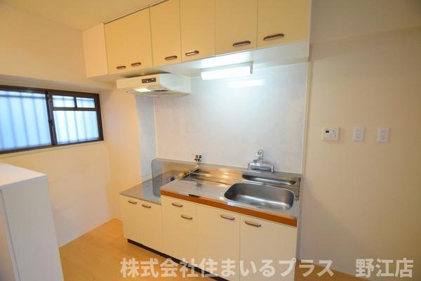 鶴見ロータスマンションのキッチン