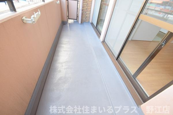 鶴見ロータスマンションのバルコニー