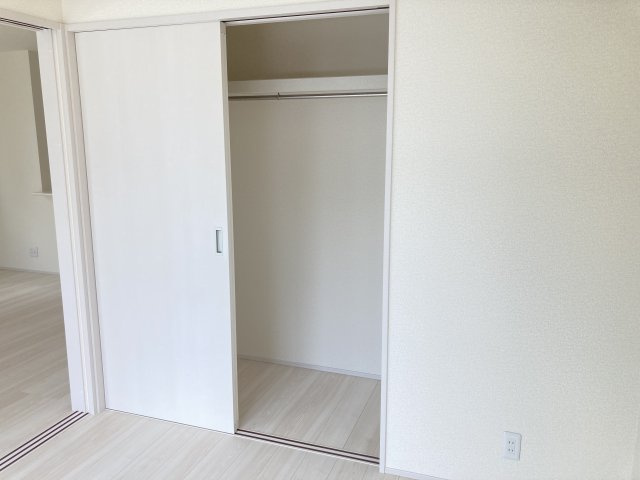 第５富士見町時沢　新築戸建　１号棟の収納|【イメージ画像】1階洋室にも収納があります
