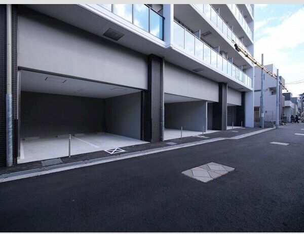 エスリード大阪平野プライムの駐車場