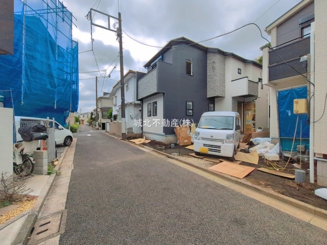 練馬区立野町 全2棟 2号棟の前面道路含む現地写真|穏やかで暮らし心地の良いエリアです