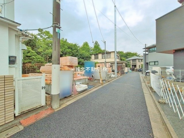 練馬区立野町 全2棟 2号棟の前面道路含む現地写真|穏やかで暮らし心地の良いエリアです