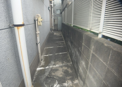 【外観】 | デサンスフチノベ | 物件によっては、入居者が個人的に使用できる専用庭がついているものもあります。また、住宅の中にある土間の部分を庭と呼ぶこともあります。庭の用途は住む人によって変わり、それによってデザインもさまざまです。