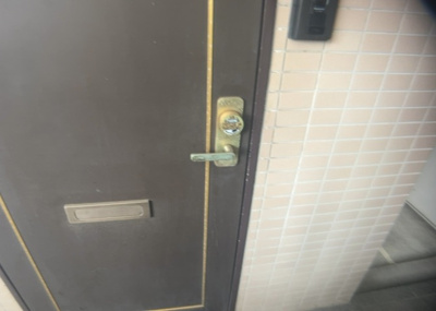 【防犯設備】 | デサンスフチノベ | 室内の防犯設備もチェックしましょう！モニター付きインターホンが設置されているか、防犯シャッターが設備されているか、ベランダに人が上がってきにくい高さかなどチェックしておくと入居後も安心できるでしょう。