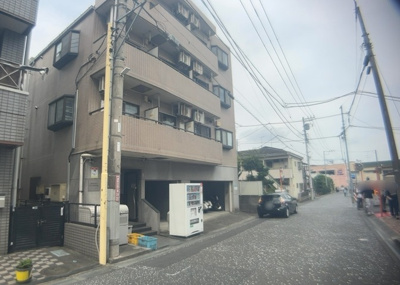 【外観】 | デサンスフチノベ | 隣家の土地はどうなっているのか、生活利便施設が近くにあるのか、学校まで近いかなど、お客様のライフスタイルにあわせたイメージが重要です。また、近くにあると困る施設が近くにないかも確認するといいでしょう。