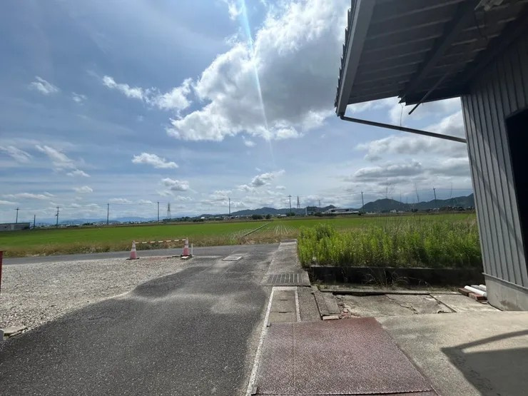 野洲市八夫　売土地の前面道路含む現地写真
