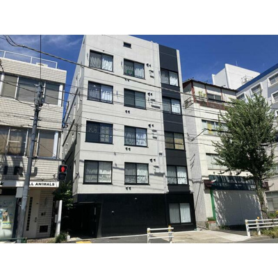 【外観】 | Lokahi　Nakano | 鉄筋コンクリート造のがっちりとした建物。