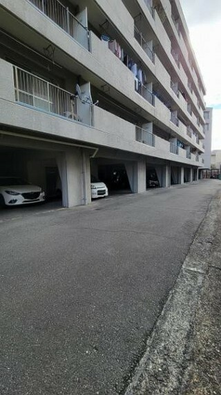 ライオンズマンション千里丘A棟の外観