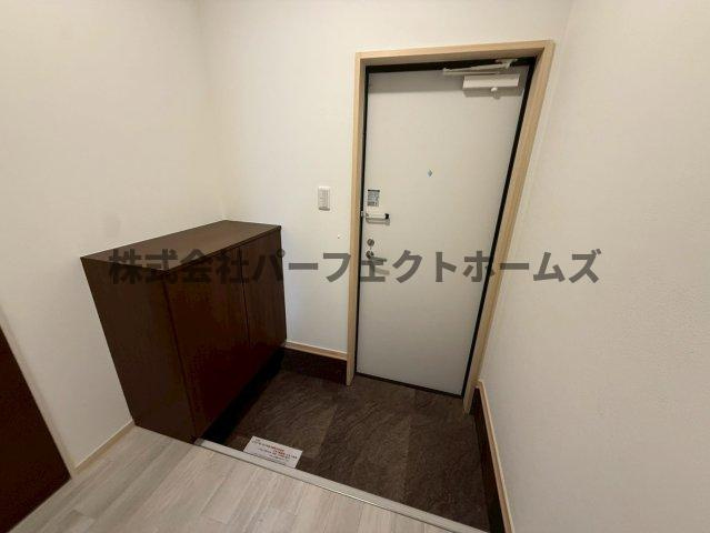 メゾンヴィオレ翔開の玄関|明るい玄関です