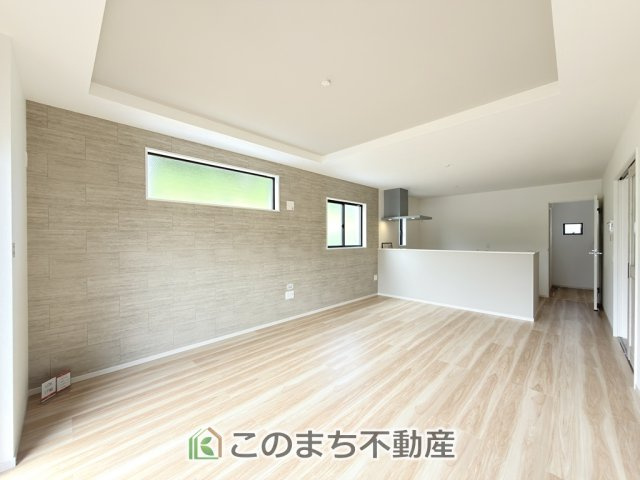 リガーレ宇都宮市鶴田町28期の居間・リビング|開放感のある広々としたリビング☆家族みんなでゆったりくつろげます♪
南側から暖かな日差しが差し込みます♪キッチンからリビングの様子がよく見渡せます☆