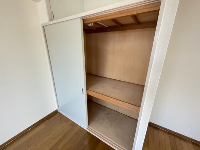 調布市上石原１丁目の賃貸マンションの収納|別部屋参考写真
