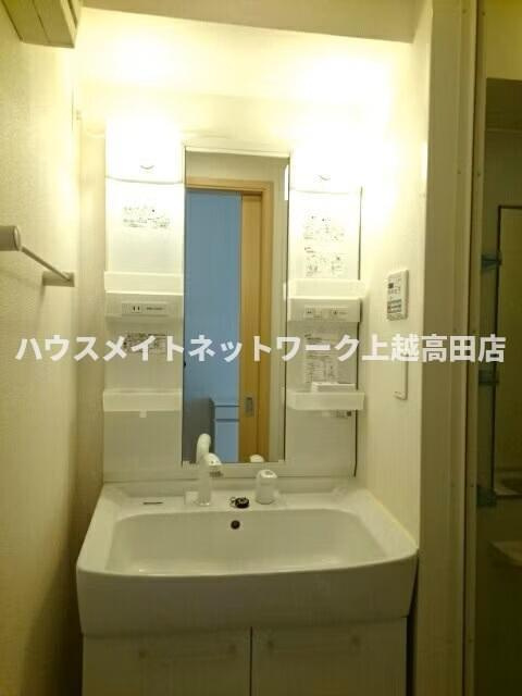 レゴリスＢの独立洗面台|洗髪洗面化粧台