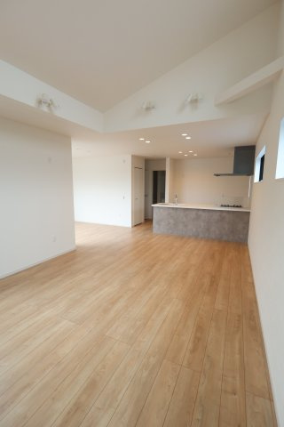 《仲介手数料無料》練馬区大泉学園町２丁目27-44新築一戸建てケイアイグレイスの居間・リビング