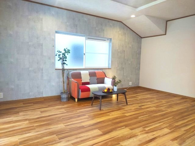 宝塚市安倉南4丁目一戸建の居間・リビング