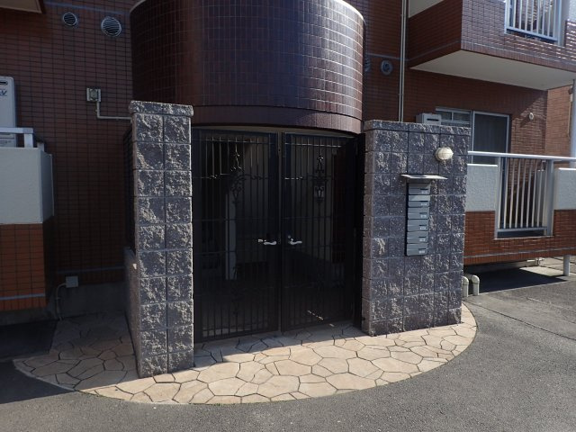 サンライフカトーのエントランス