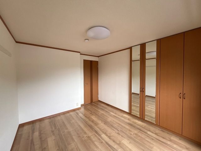 ブルーダイヤモンドの洋室
