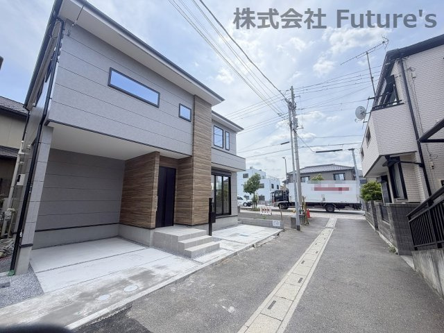 三郷市鷹野4丁目　新築戸建の前面道路含む現地写真|前面道路含む現地写真です。