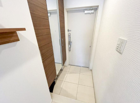 岡山市北区野田　マンションの玄関