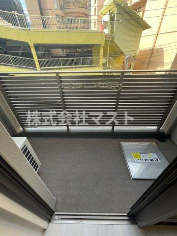 シーズンフラッツ靭本町のバルコニー