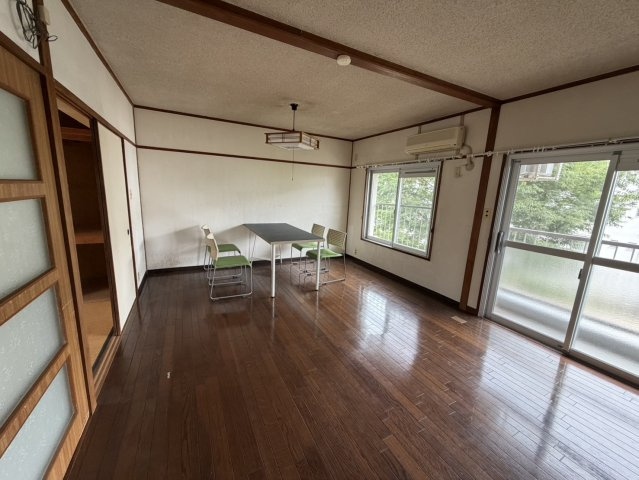 箕面如意谷住宅15号棟のダイニング|■物件内覧・資金計画相談・住宅ローン相談、リフォーム相談、お問合せ受付中■
※当日・翌日のご内覧、ご相談はお電話でのお問合せがスムーズです！