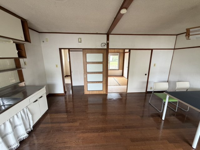 箕面如意谷住宅15号棟の居間・リビング|■物件内覧・資金計画相談・住宅ローン相談、リフォーム相談、お問合せ受付中■
※当日・翌日のご内覧、ご相談はお電話でのお問合せがスムーズです！