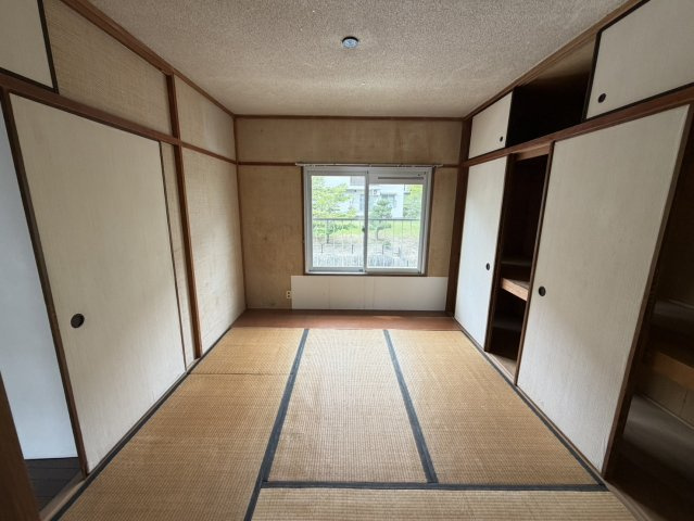 箕面如意谷住宅15号棟の寝室|■物件内覧・資金計画相談・住宅ローン相談、リフォーム相談、お問合せ受付中■
※当日・翌日のご内覧、ご相談はお電話でのお問合せがスムーズです！