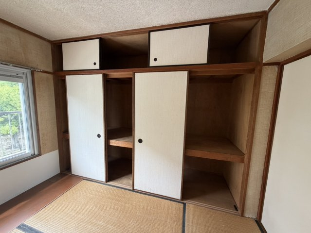 箕面如意谷住宅15号棟の収納|■物件内覧・資金計画相談・住宅ローン相談、リフォーム相談、お問合せ受付中■
※当日・翌日のご内覧、ご相談はお電話でのお問合せがスムーズです！