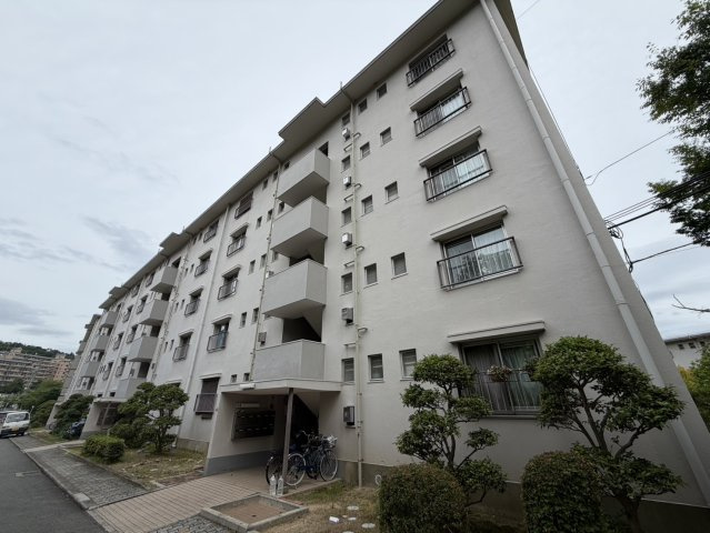 箕面如意谷住宅15号棟