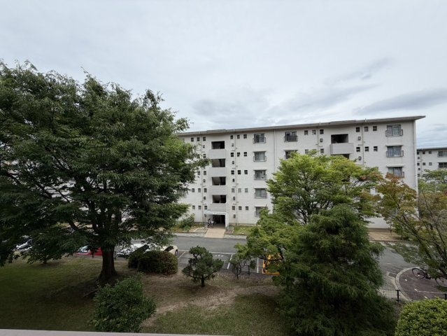 箕面如意谷住宅15号棟の展望|■物件内覧・資金計画相談・住宅ローン相談、リフォーム相談、お問合せ受付中■
※当日・翌日のご内覧、ご相談はお電話でのお問合せがスムーズです！