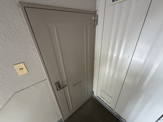 箕面如意谷住宅15号棟の玄関|■物件内覧・資金計画相談・住宅ローン相談、リフォーム相談、お問合せ受付中■
※当日・翌日のご内覧、ご相談はお電話でのお問合せがスムーズです！