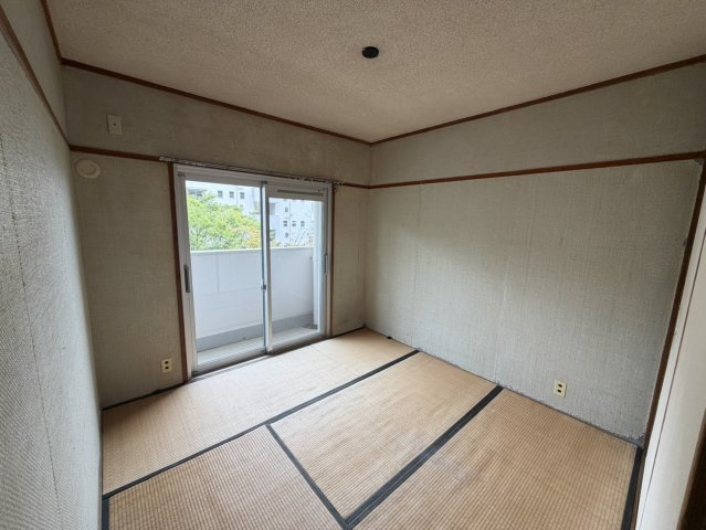箕面如意谷住宅15号棟の和室|■物件内覧・資金計画相談・住宅ローン相談、リフォーム相談、お問合せ受付中■
※当日・翌日のご内覧、ご相談はお電話でのお問合せがスムーズです！