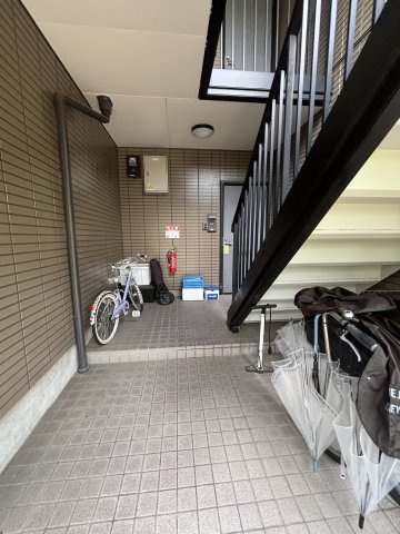 ホワイトビレッジB棟のロビー|毎日通るロビーはこのようになっています