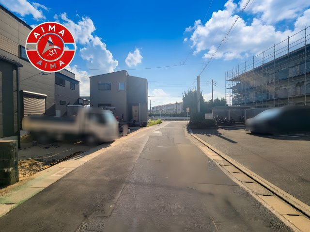 福岡市早良区原8丁目第1-5棟（2号棟）の外観|前面道路含む現地の写真です。