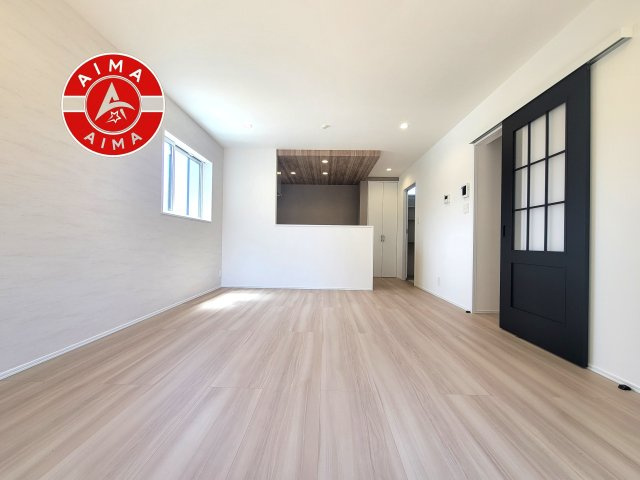 福岡市早良区原8丁目第1-5棟（2号棟）の居間・リビング|多くの時間を過すことになるリビングだからこそ、いつも穏やかな空間・解放感が味わえ毎日が充実します。