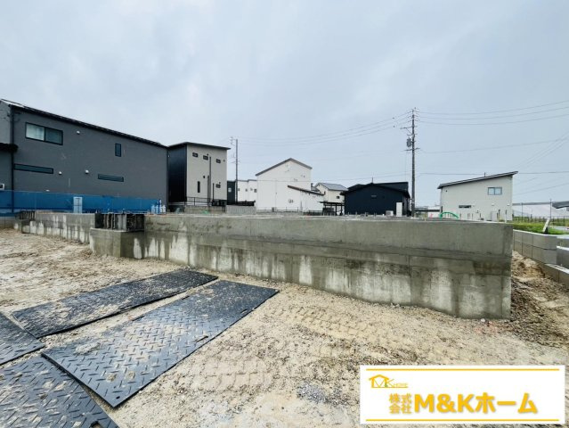知多市新知字南新生　全6棟　B号棟の外観|Ｒ8.9.8撮影　外壁サイディング貼り♪