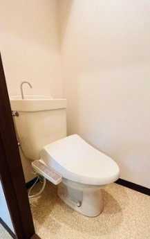 八王子市館町の賃貸マンションのトイレ