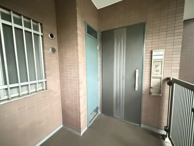 藤和シティホームズ青葉松風台壱番館の玄関
