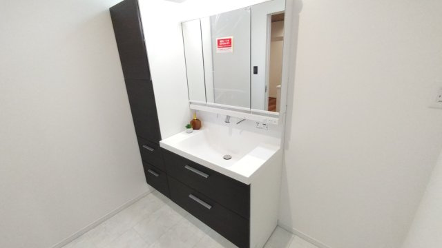 神戸市垂水区狩口台　新築戸建ての独立洗面台